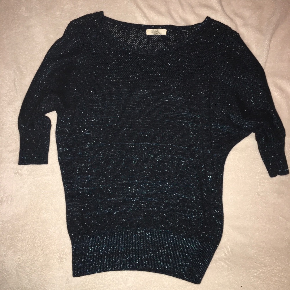 Half sleeve sweater